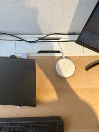 Mesa Escritorio Elevable Ikea Mittzon como nueva.