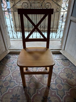 Sillas de madera estilo rústico , tengo 12