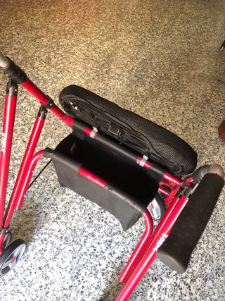 Andador Forta con asiento y bolsa