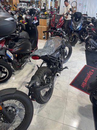 Brixton Crossfire 125cc Moto Naked