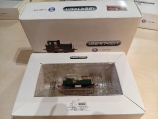 LOCOMOTORA TRACTOR 301 RENFE IBERTREN H0 NUEVA