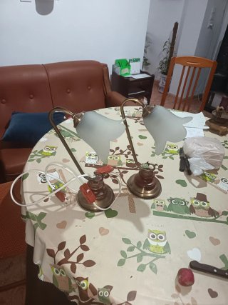Armario de madera marrón