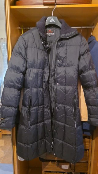 Chaqueta Beyond Negra