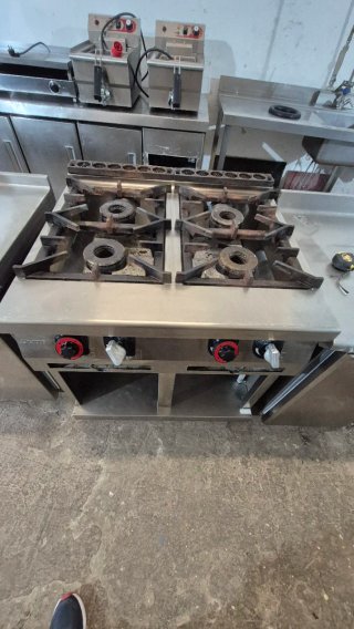 Cocina industrial 4 fuegos