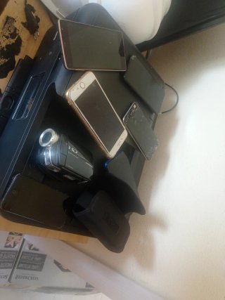 Móviles para piezas y videocámara