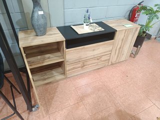 Cómoda 2 puertas y cajones madera