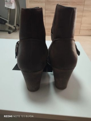 Botas de tacón marrones