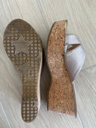 Sandalias Jimmy Choo Beige y Doradas
