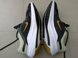 Zapatillas Nike Quest 5 Negro/Verde Talla 44.5