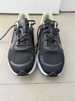 Zapatillas Nike Quest 5 Negro/Verde Talla 44.5