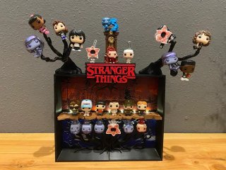 Expositor LED Stranger Things