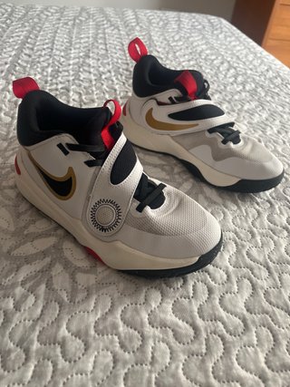 Nike Team Hustle D 11 Talla 36