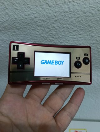 Game Boy Micro Famicom Edition
