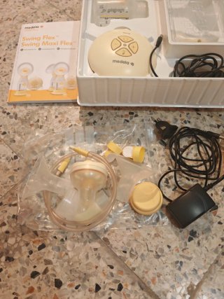 2 Sacaleches Medela Swing y Accesorios