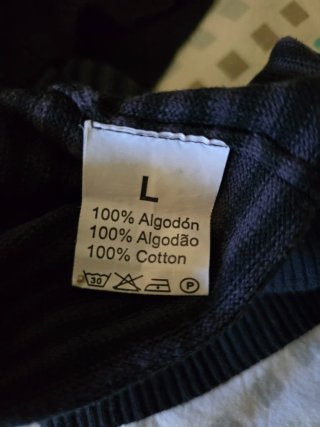 Sudadera con capucha y rayas