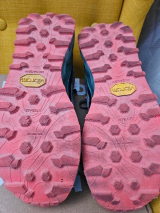 NNormal Tomir 2.0 NN - Cordones centrados
