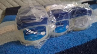 ​Lote Cuidado Hombre: Aftershave, Vaselina y más