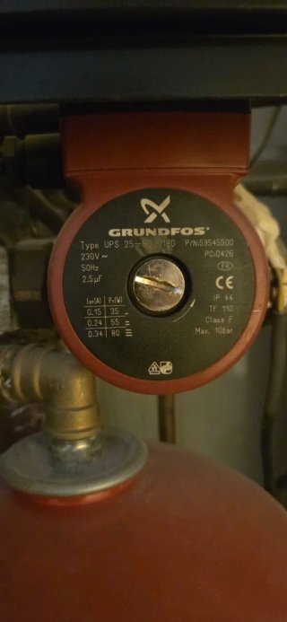 Caldera gasoil roja y blanca
