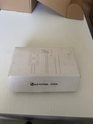 Enchufe Ketoket kt5000 con pantalla digital