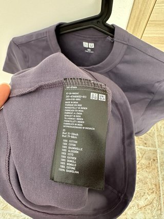 Camiseta básica Uniqlo morada