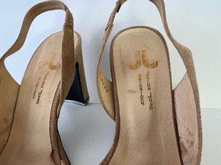 Zapatos de tacón Jorge Juan.  Piel Ante. Talla 36
