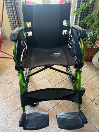 Silla de ruedas Moviclinic Bolonia plegable