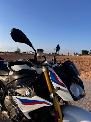 BMW S1000R
