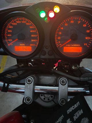 Ducati Monster 620 i.e Roja