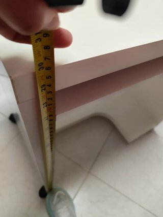 Escritorio pequeño con ruedas. A recoger en Ermua