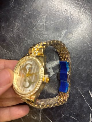 Reloj Guess Dorado Acero Inoxidable