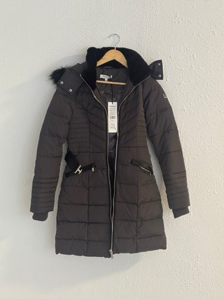 Abrigo de Plumas Morgan Negro