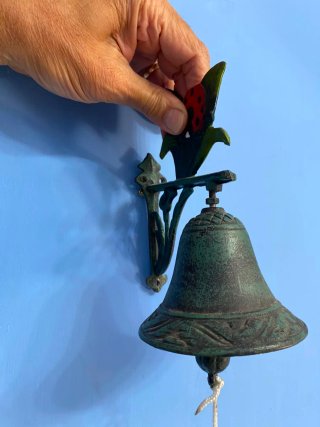 Campana decorativa in bronzo