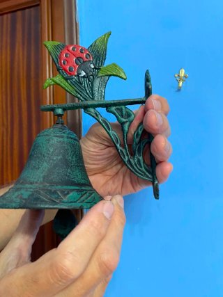 Campana decorativa in bronzo