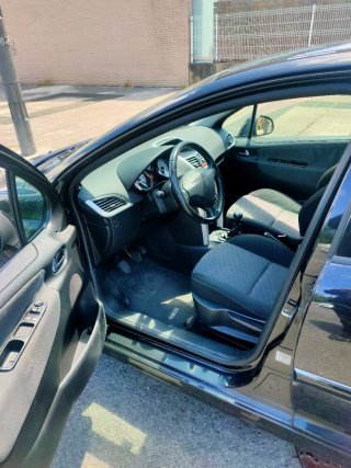 Peugeot 207 2010
