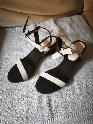 Sandalias cuña Zara Talla 38