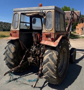 Tractor Ebro con pala EL LEON