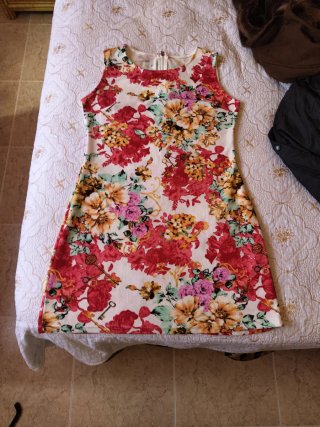 Vestido floral multicolor con cremallera