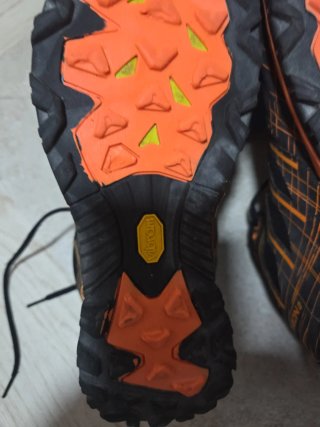 Zapatillas Trail Scarpa Neutron 2 Negras Naranja