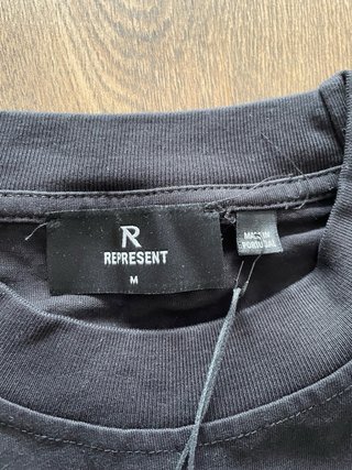 Camiseta Represent Negra