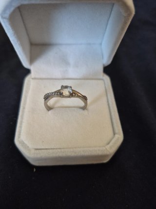 Anillo de Plata con Piedra Clara