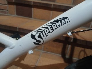 Bicicleta infantil blanca