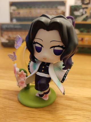 Figura Shinobu Kocho de Kimetsu no Yaiba | Oficial