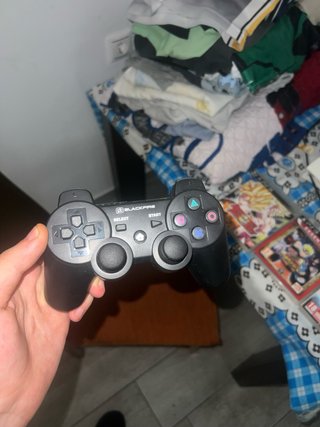 PS3 Super Slim Blanca + Mando + 3 Juegos
