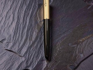 Pluma Parker 51 Vintage Negra y Oro