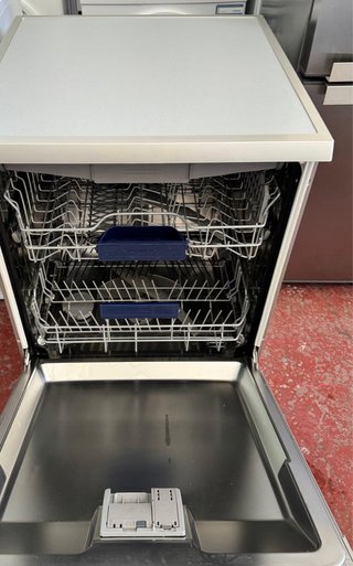 LAVAVAJILLAS SIEMENS TRES BANDEJAS EN INOX