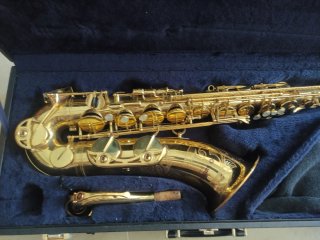 Saxofón Tenor Yamaha YTS62 Logo Púrpura