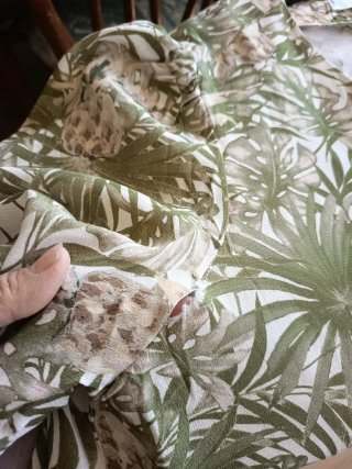 Blusa Mango Estampada Hojas Verde y Beige