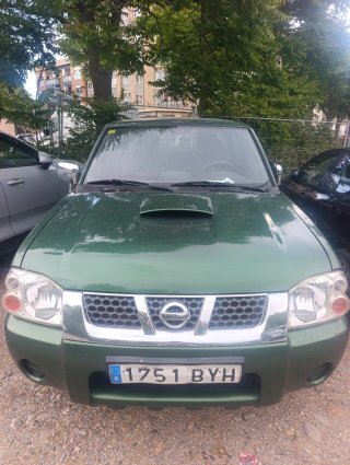 nissan Navara 2002