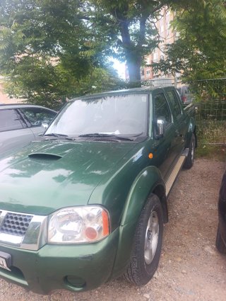 nissan Navara 2002