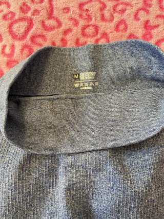 Conjunto deportivo gris